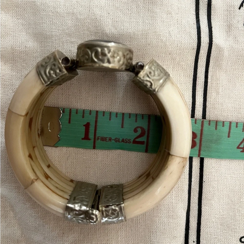 Vintage Ethnic Boho Bangle Bracelet Black Onyx Stone Hinge Clasp